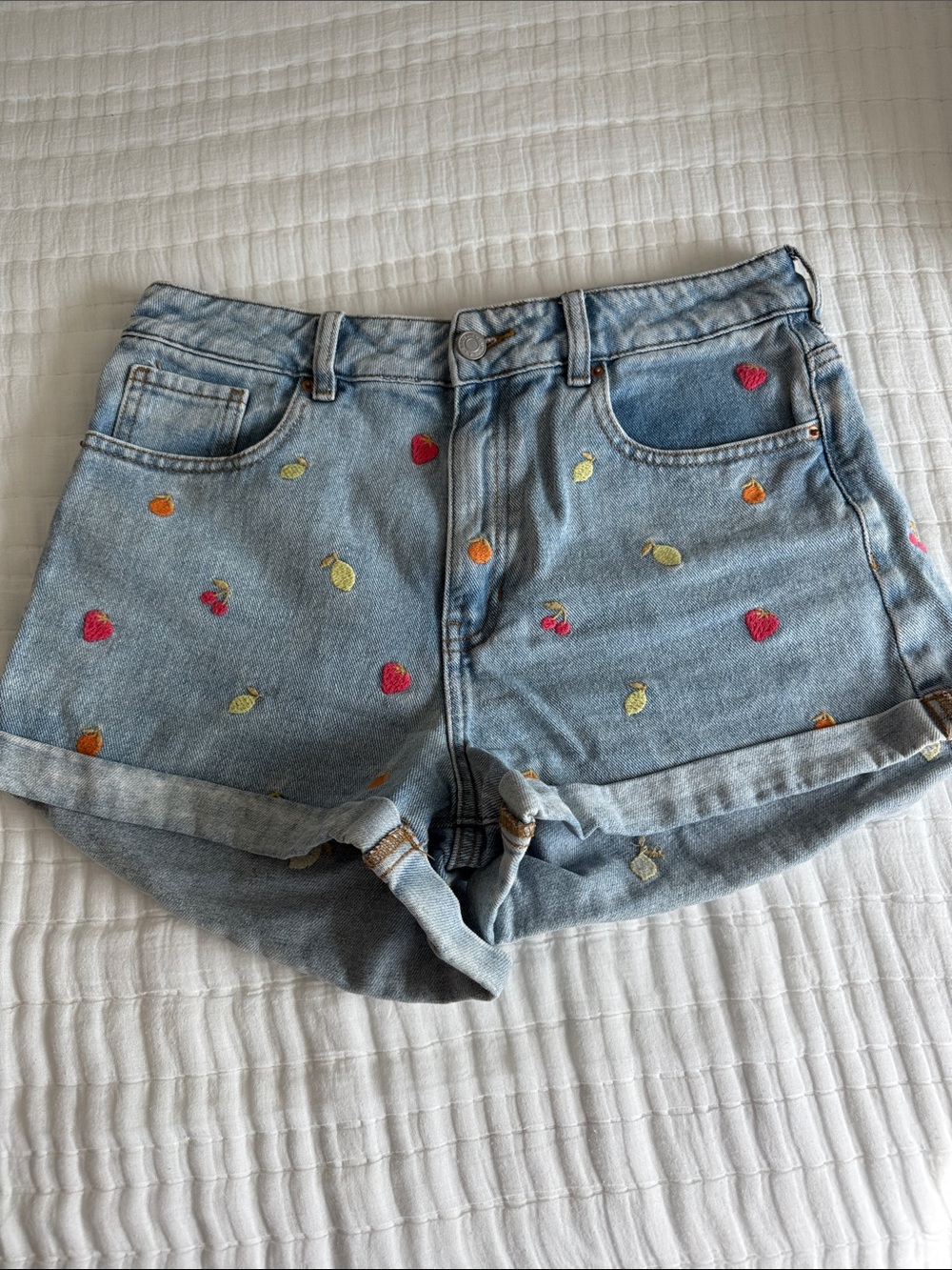 Embroidered Light Wash Denim Shorts with Fruit Motif - Blue